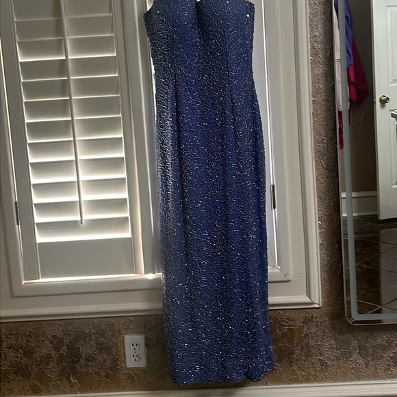 EVENING DRESS - Picture 2 of 6